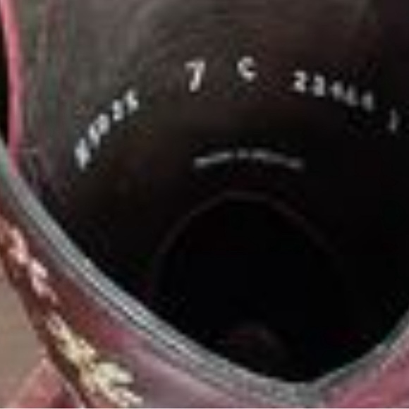 Lucchese size 7C. Western Boots 
Roses embroidered
Aggie Maroon 
Burgundy - Picture 6 of 6